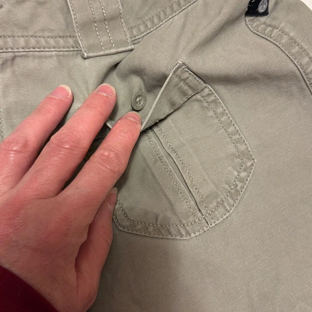 The North Face A5 Series khaki capri pants. - Picture 6 of 7